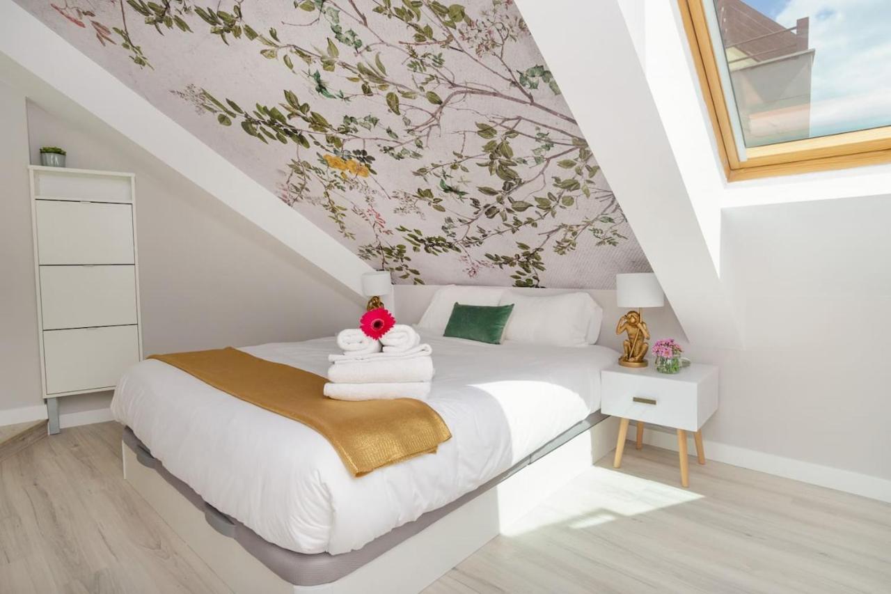 Precioso Atico Con Terraza En El Centro De Madrid Amazing Penthouse In Madrid Center Lägenhet Exteriör bild